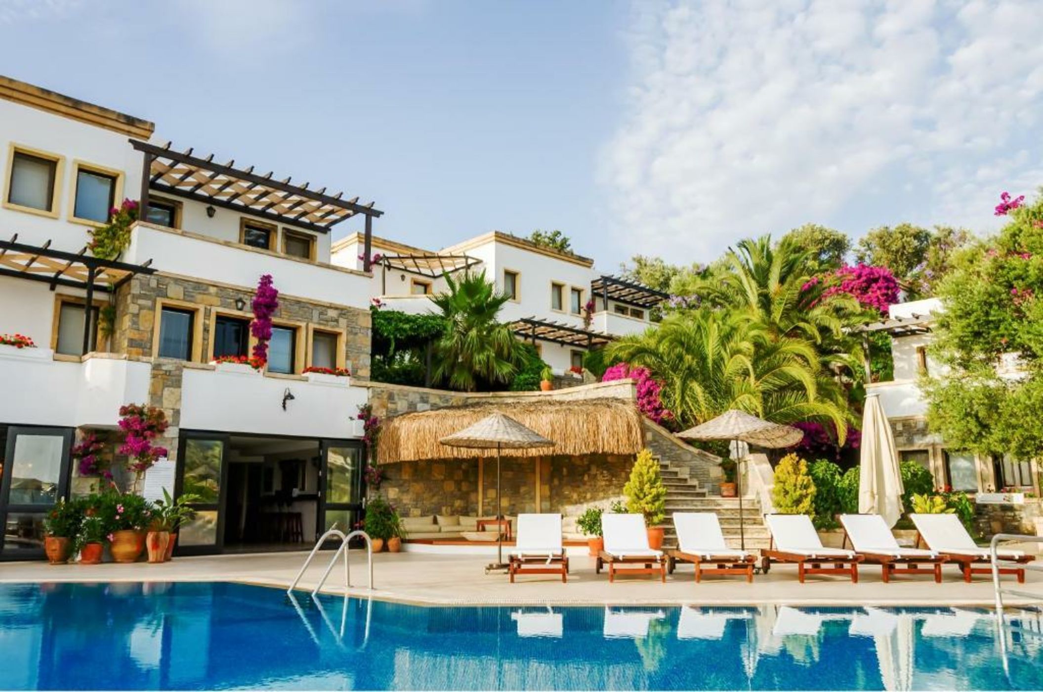 4reasons hotel + bistro | 12+