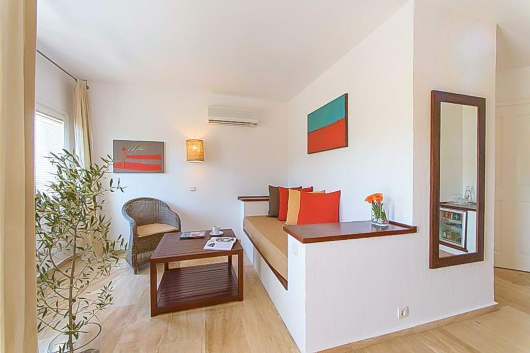 4reasons hotel + bistro | 12+