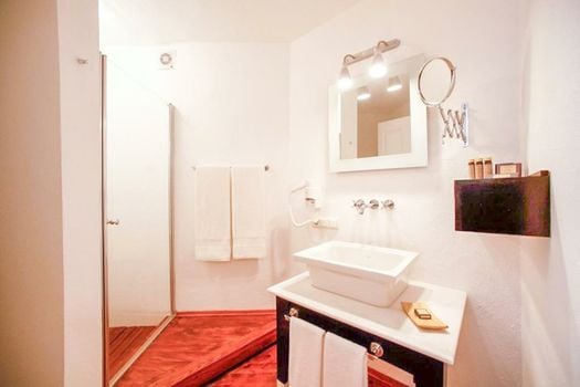 4reasons hotel + bistro | 12+