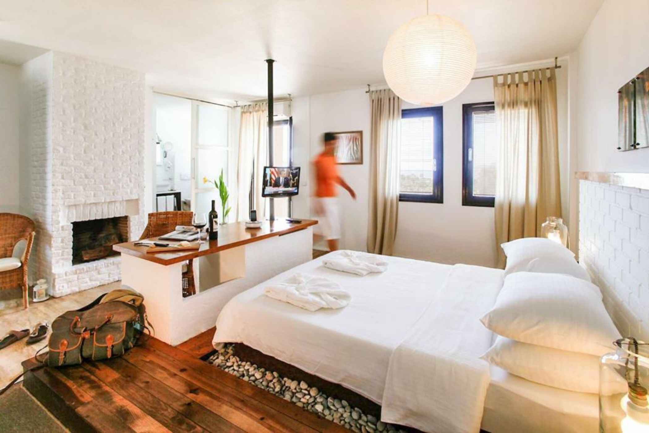 4reasons hotel + bistro | 12+