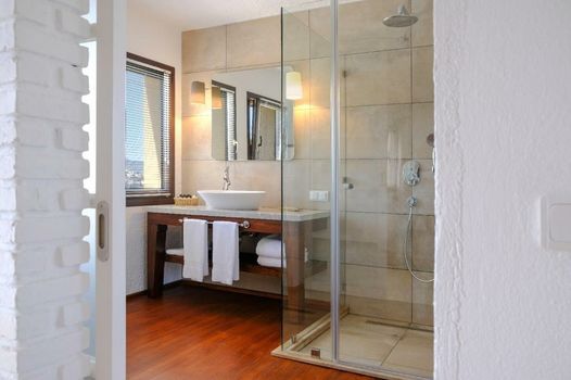4reasons hotel + bistro | 12+