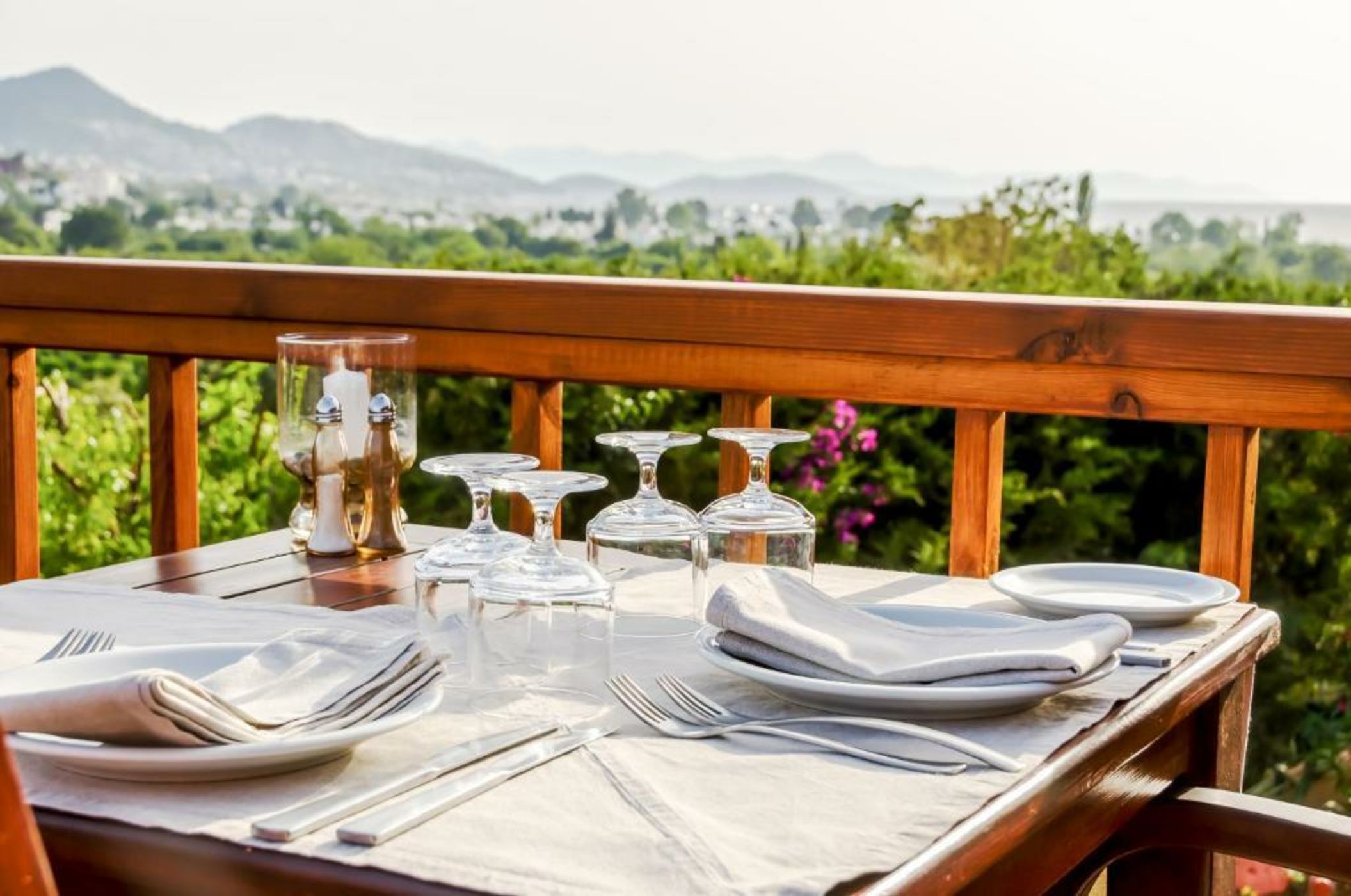 4reasons hotel + bistro | 12+