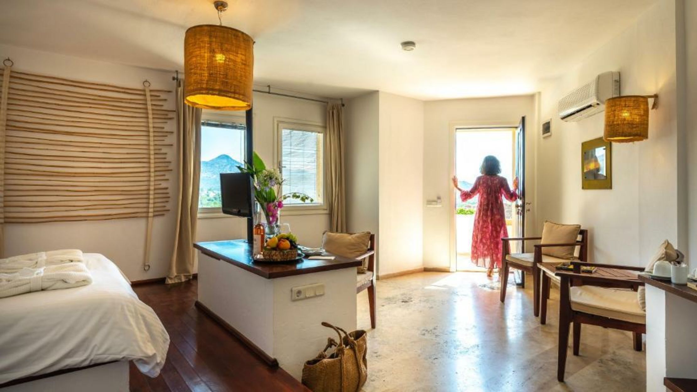 4reasons hotel + bistro | 12+