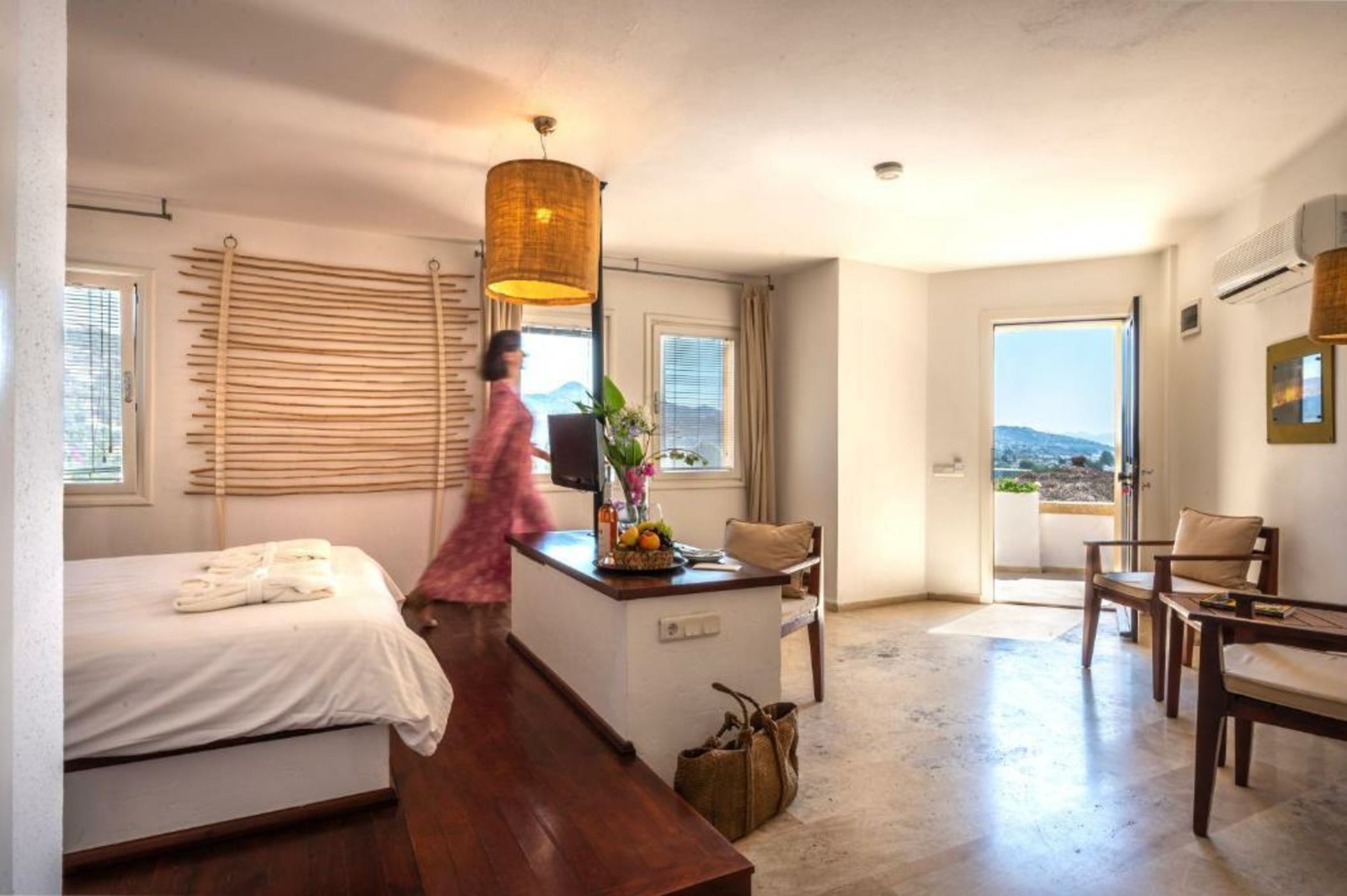 4reasons hotel + bistro | 12+