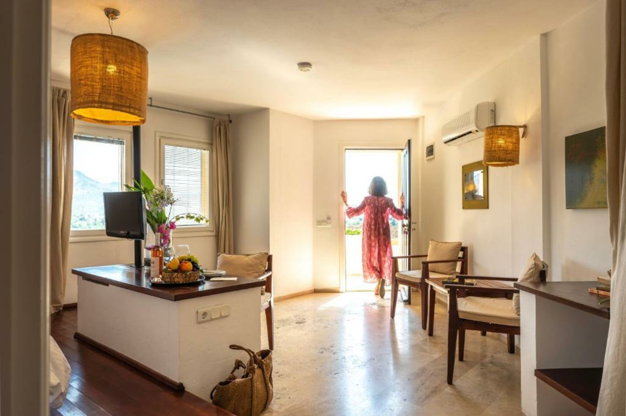 4reasons hotel + bistro | 12+