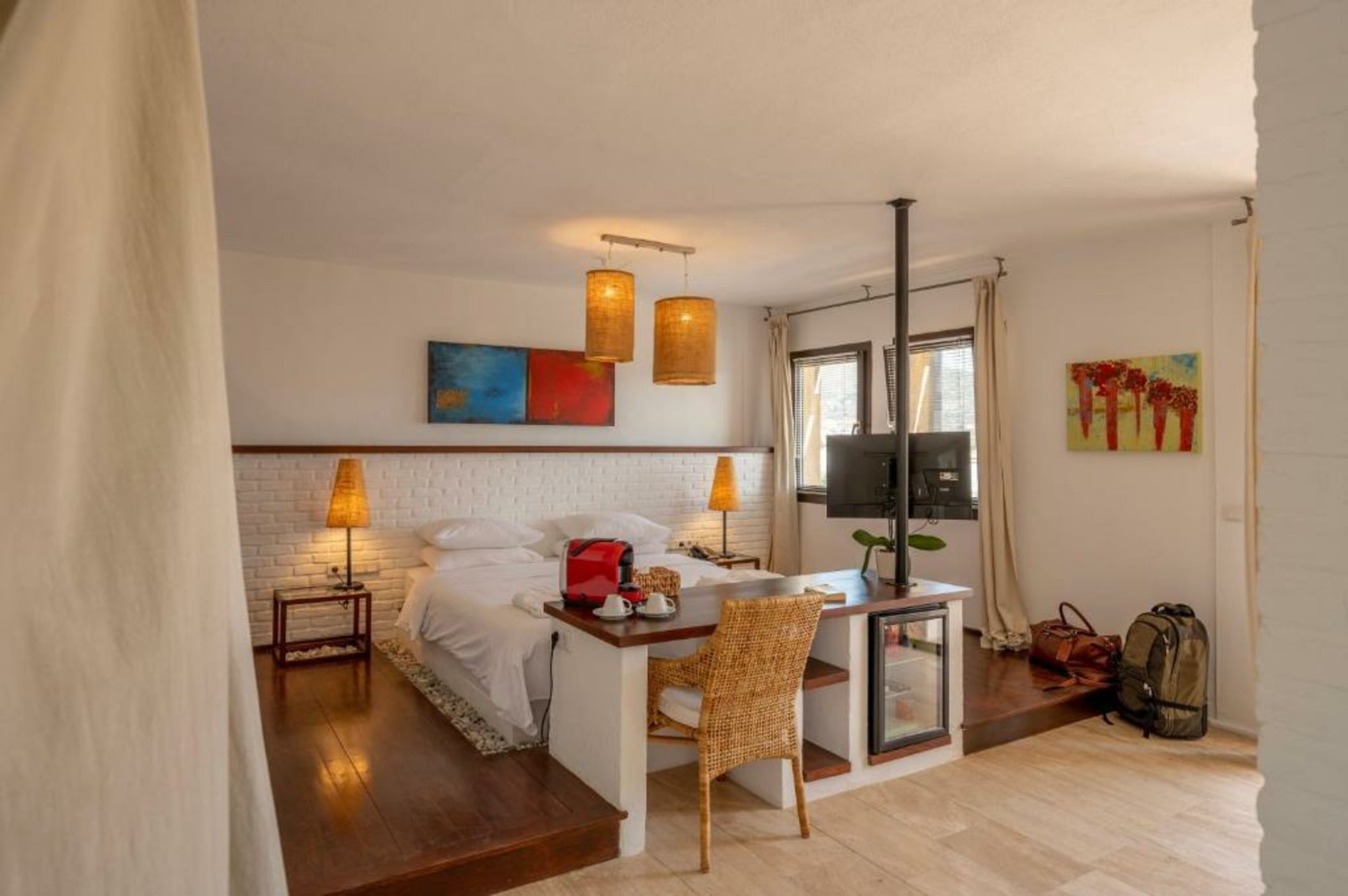 4reasons hotel + bistro | 12+