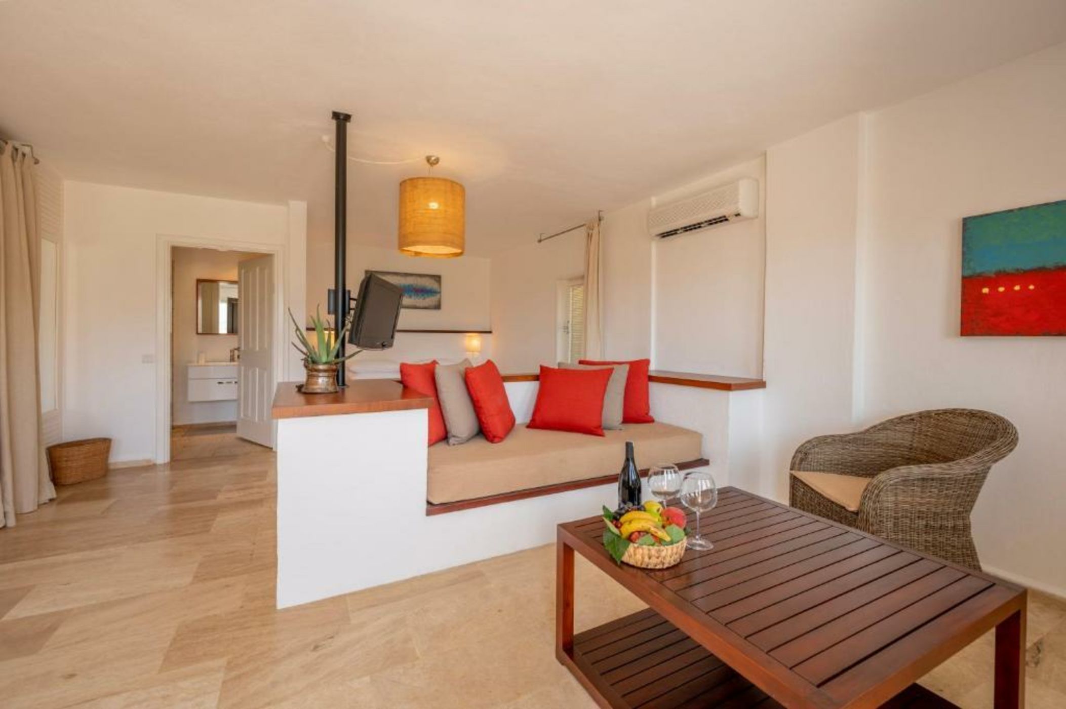 4reasons hotel + bistro | 12+