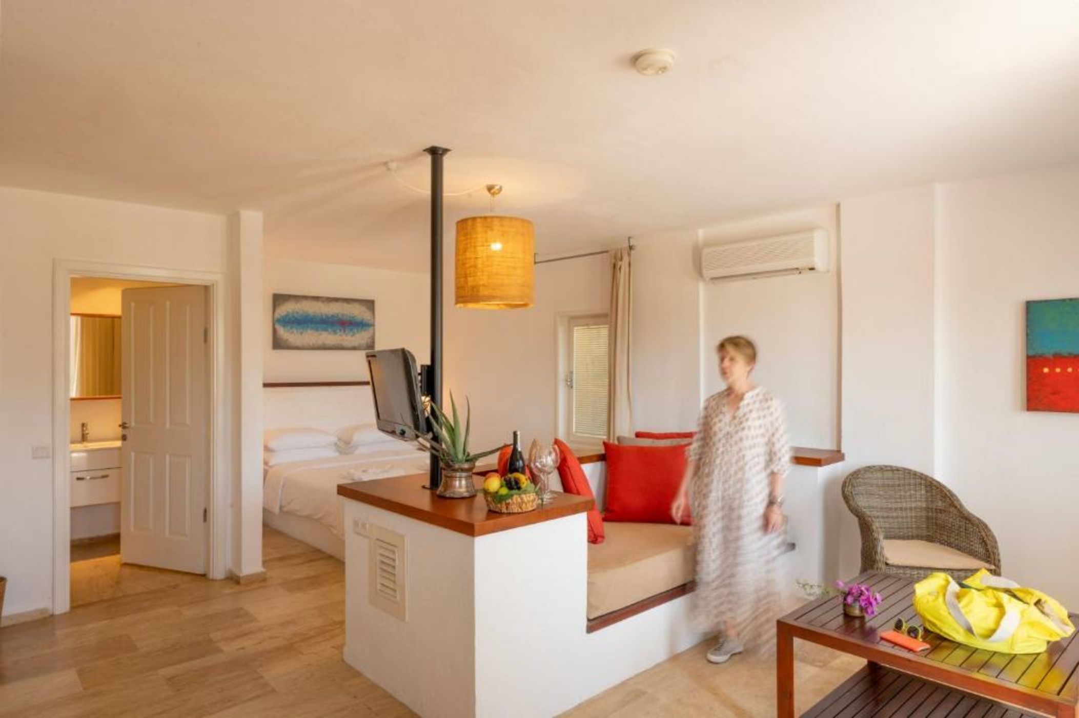 4reasons hotel + bistro | 12+