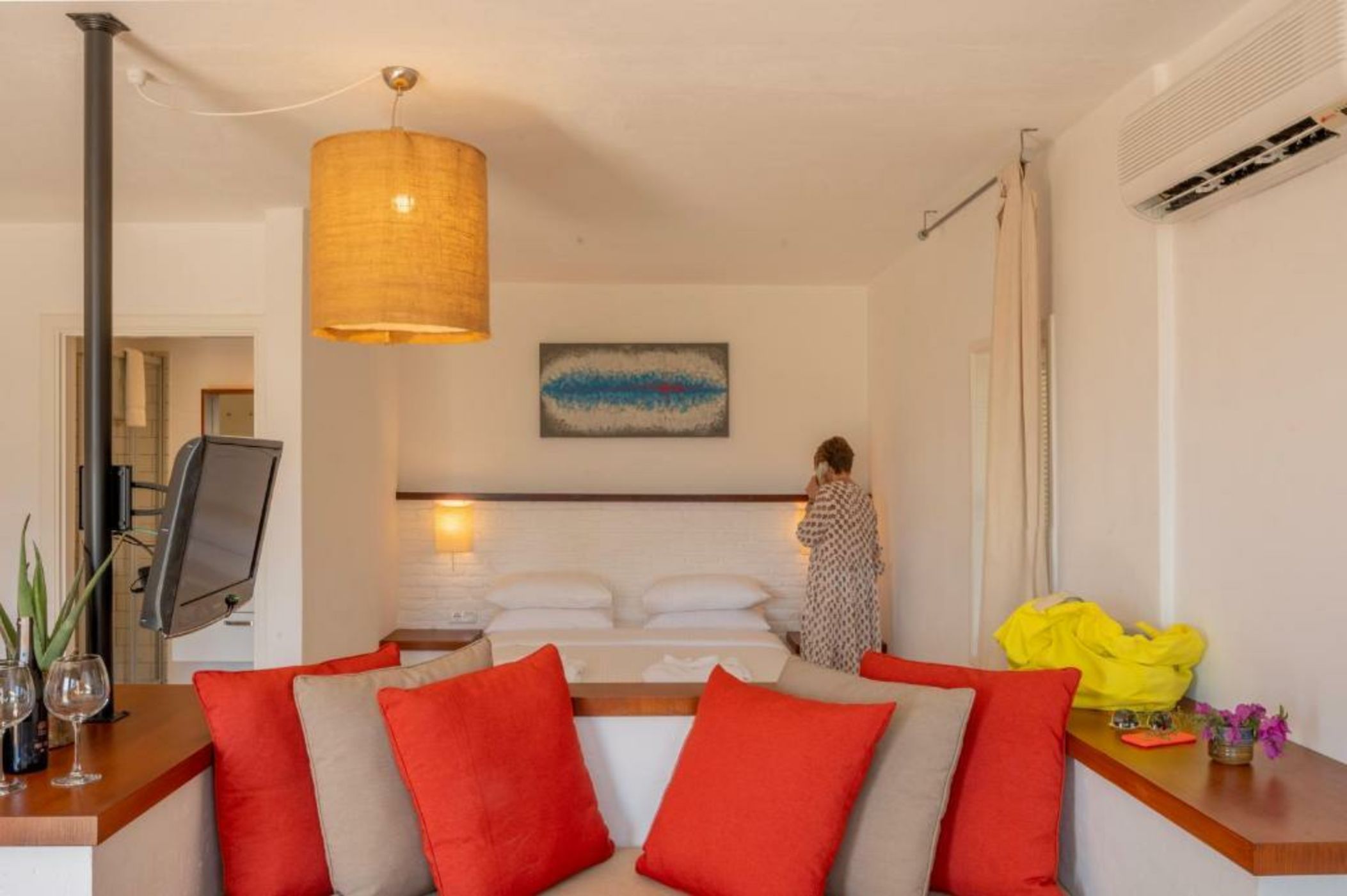 4reasons hotel + bistro | 12+