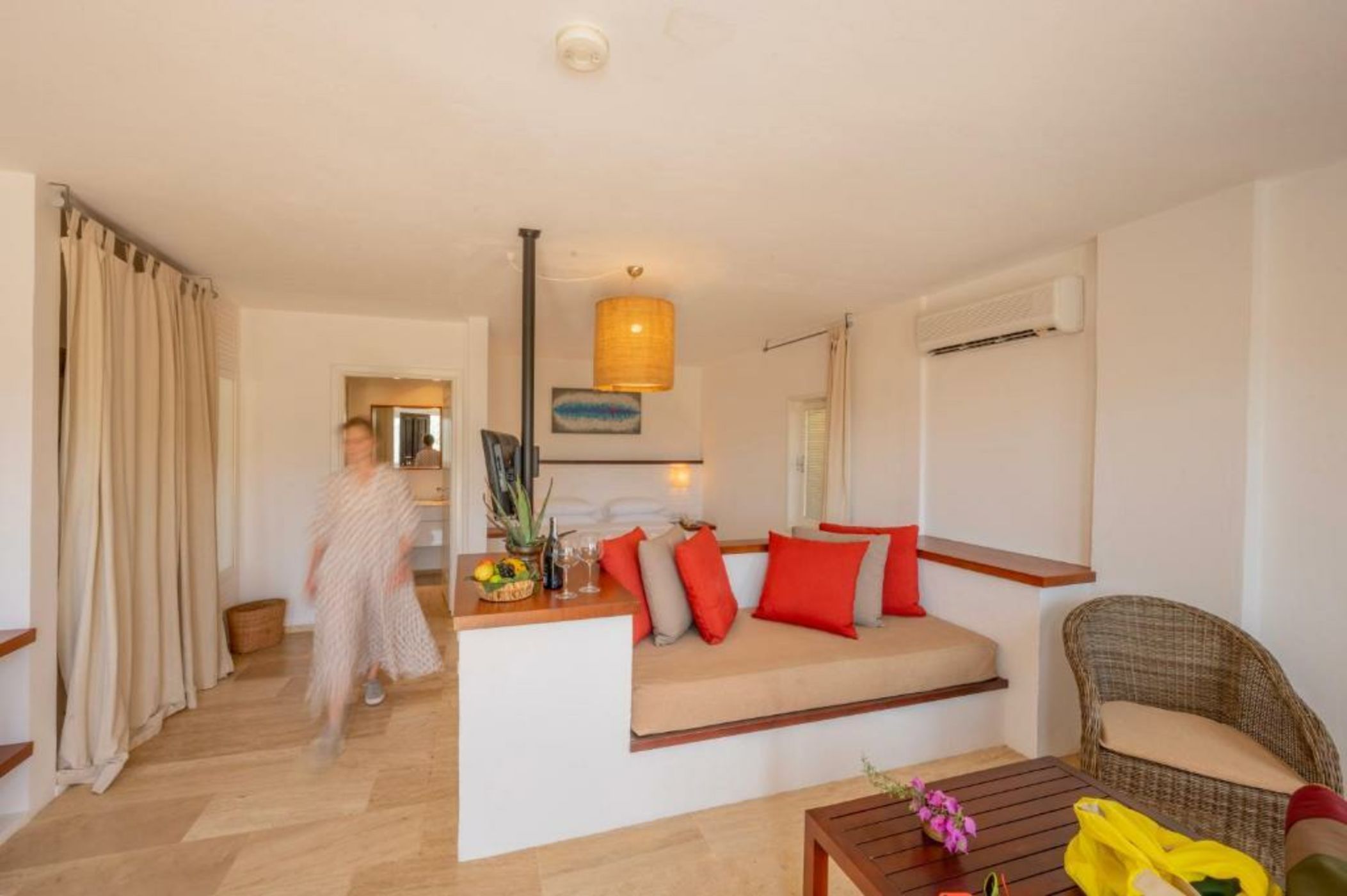 4reasons hotel + bistro | 12+