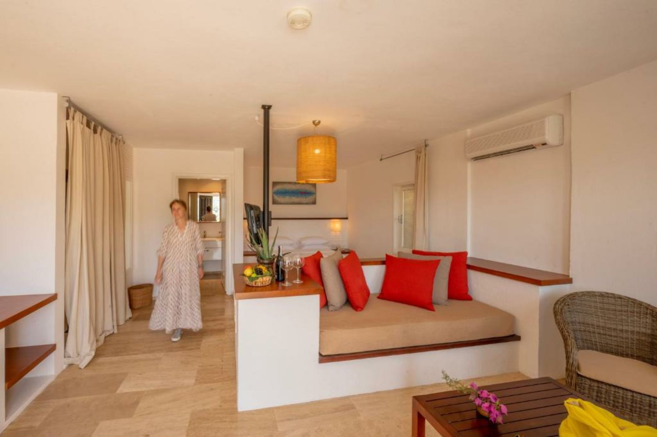 4reasons hotel + bistro | 12+