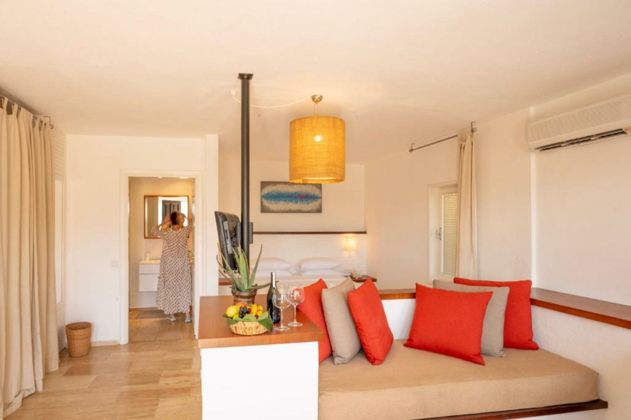 4reasons hotel + bistro | 12+