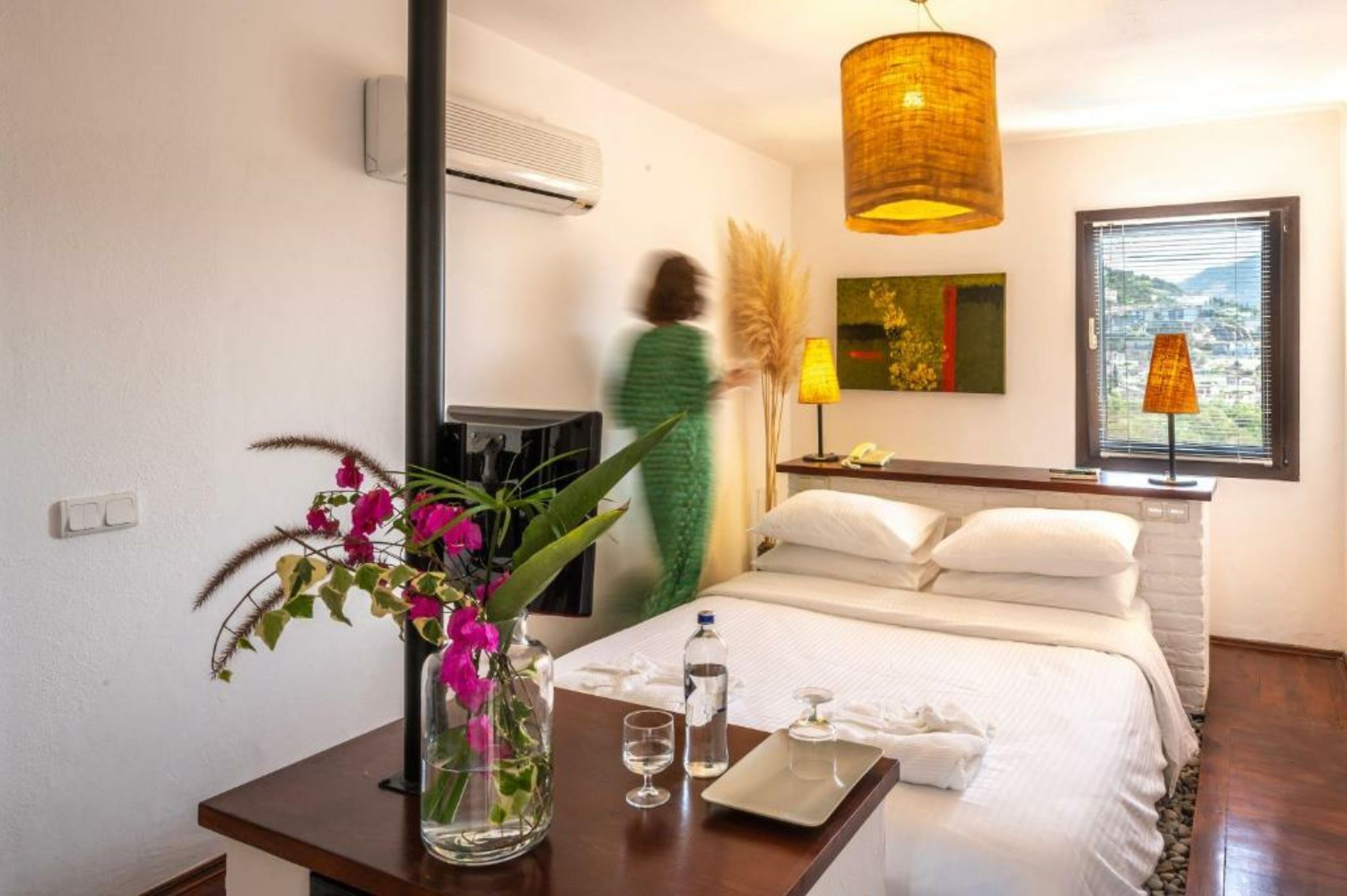 4reasons hotel + bistro | 12+