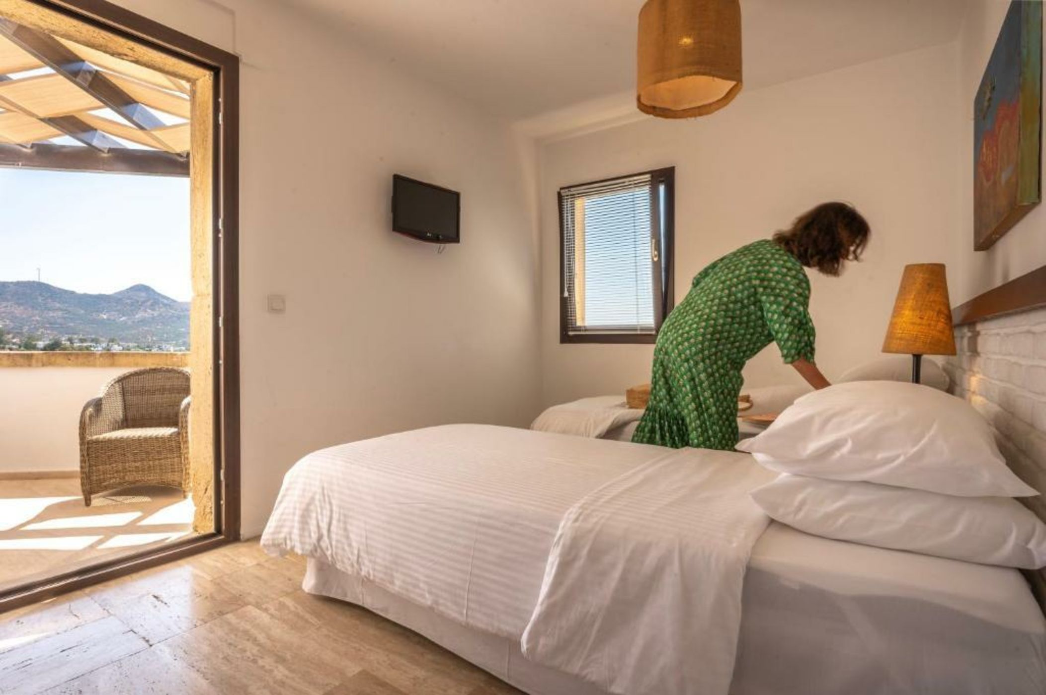 4reasons hotel + bistro | 12+