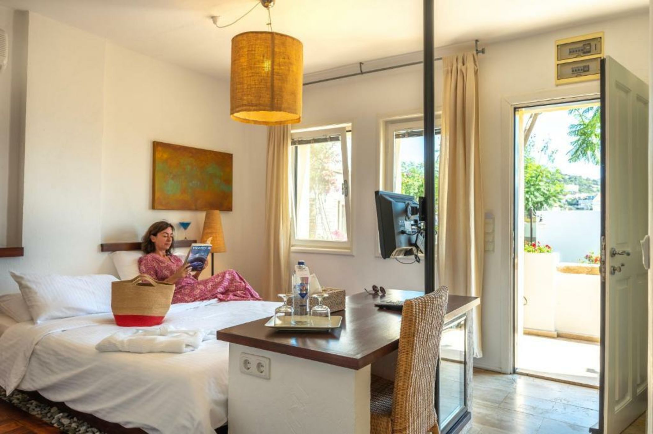 4reasons hotel + bistro | 12+