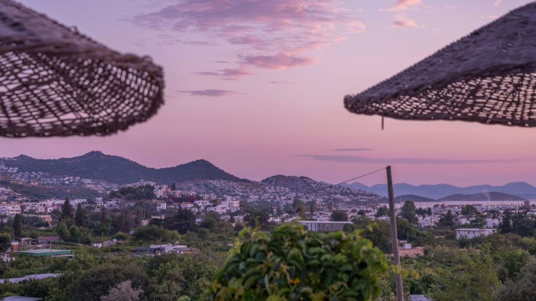 4reasons hotel + bistro | 12+