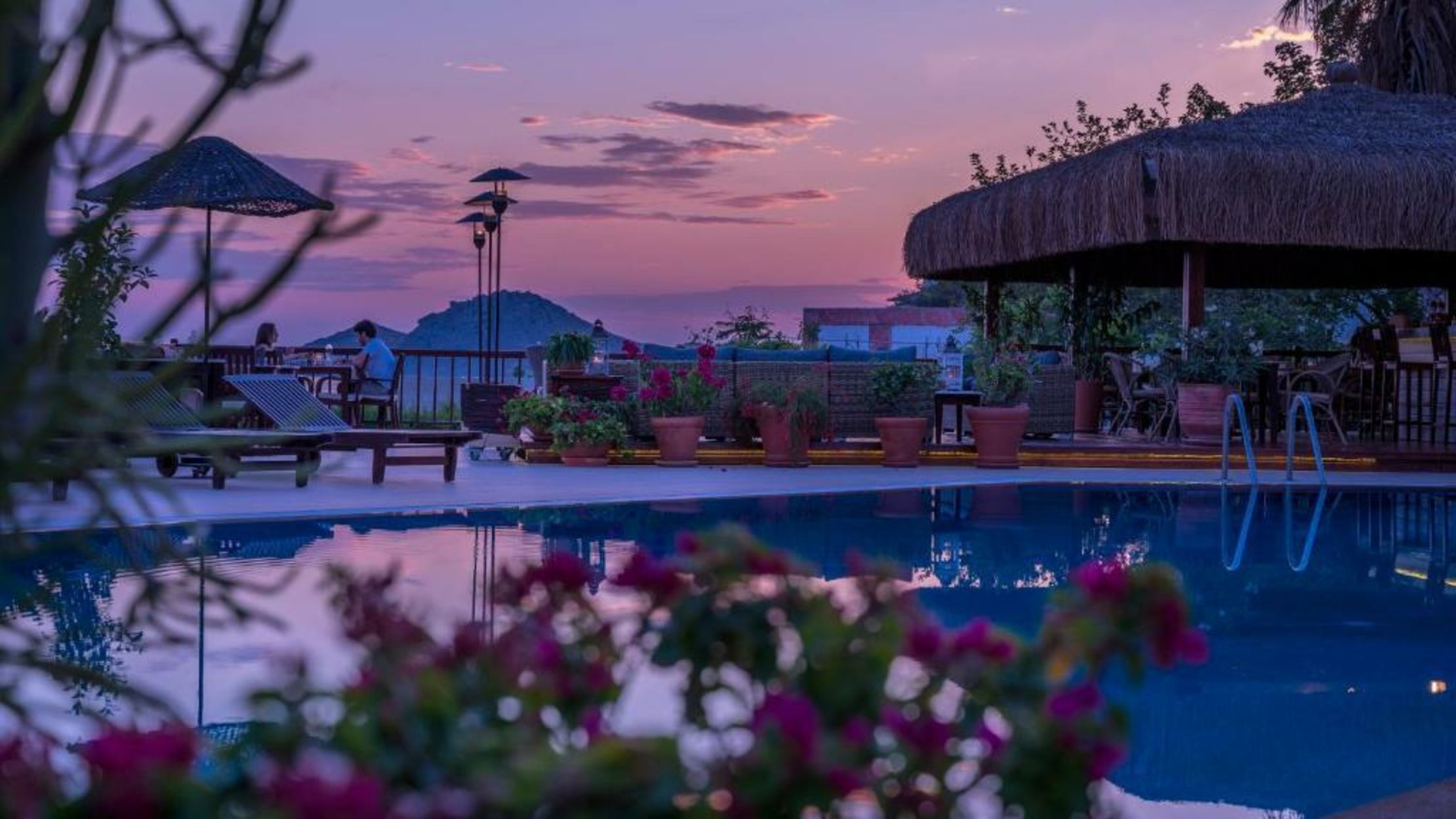 4reasons hotel + bistro | 12+