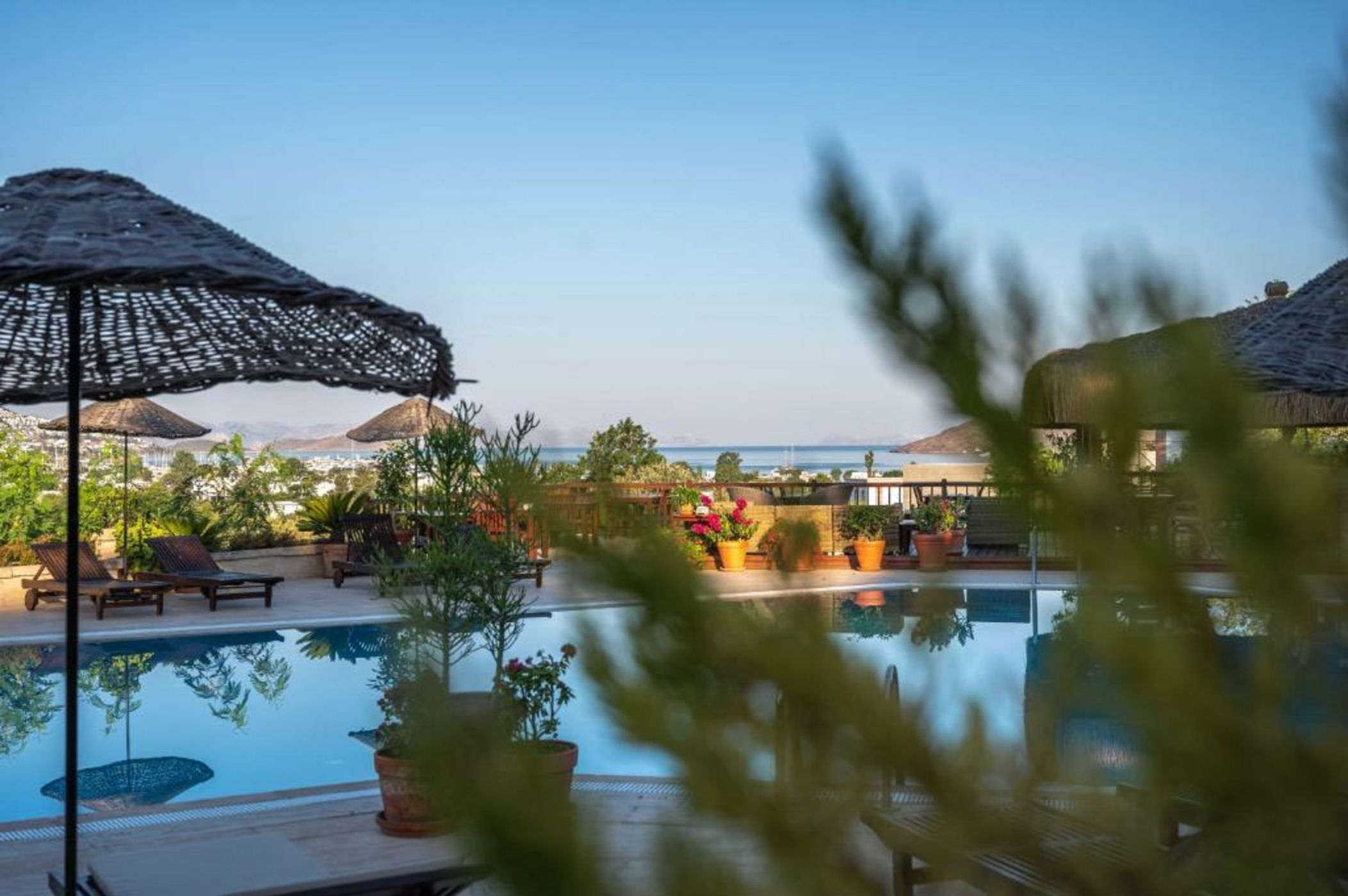 4reasons hotel + bistro | 12+