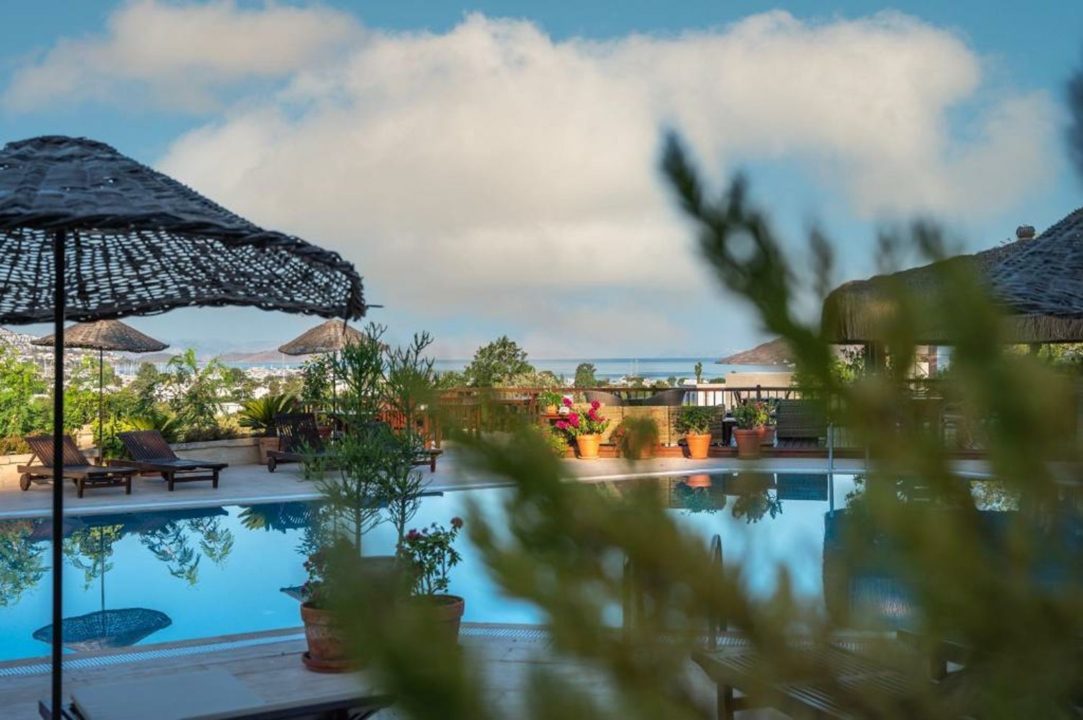 4reasons hotel + bistro | 12+