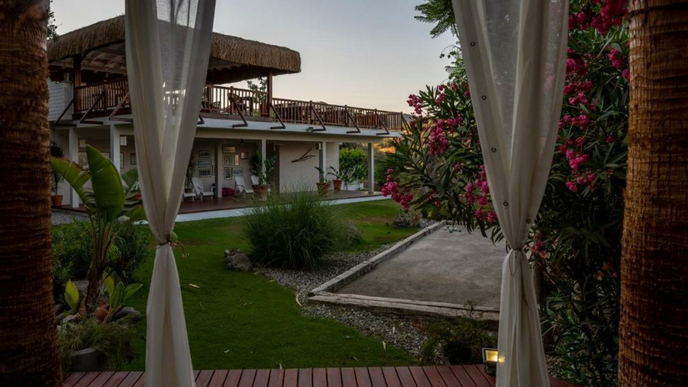 4reasons hotel + bistro | 12+