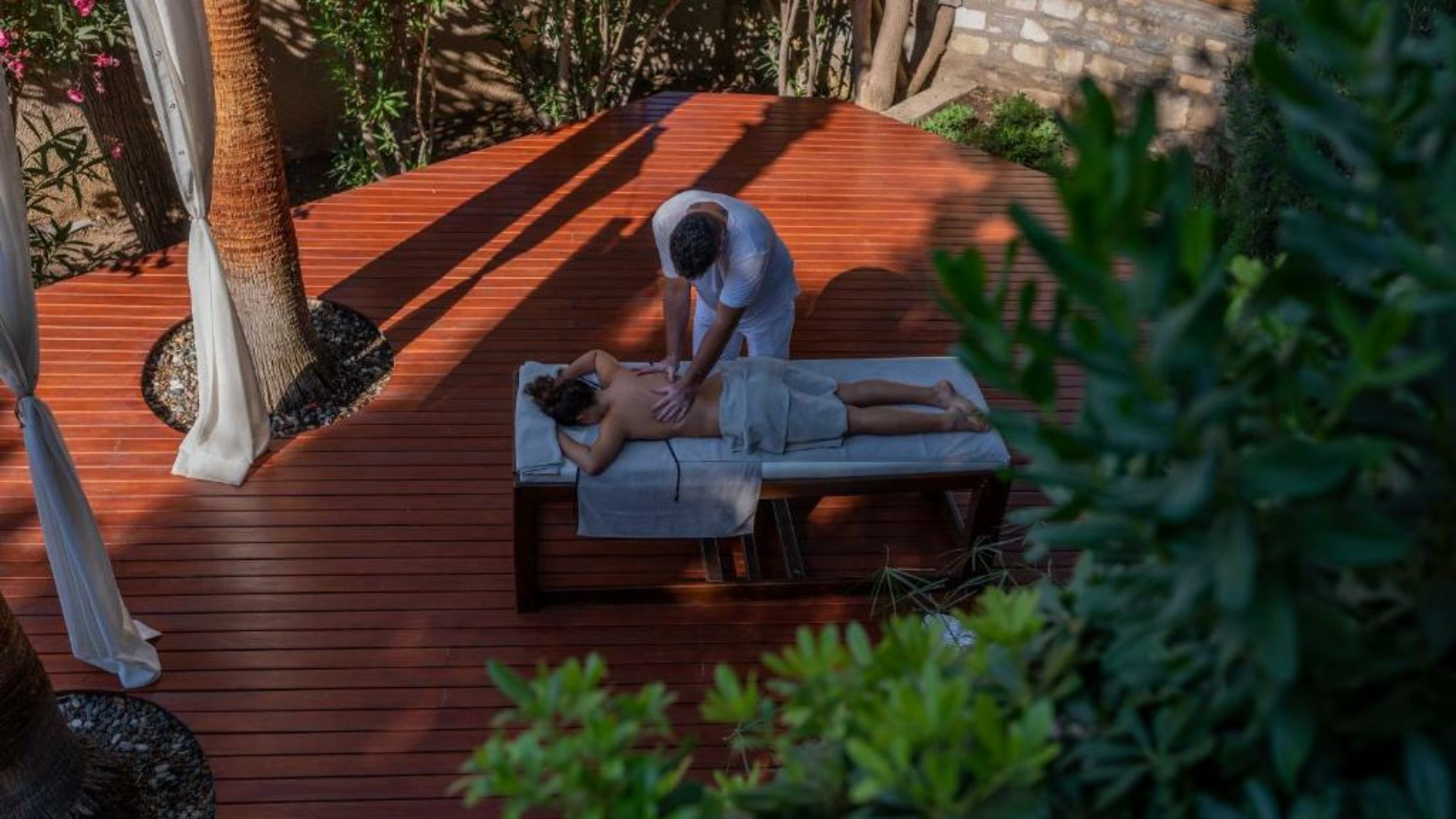 4reasons hotel + bistro | 12+