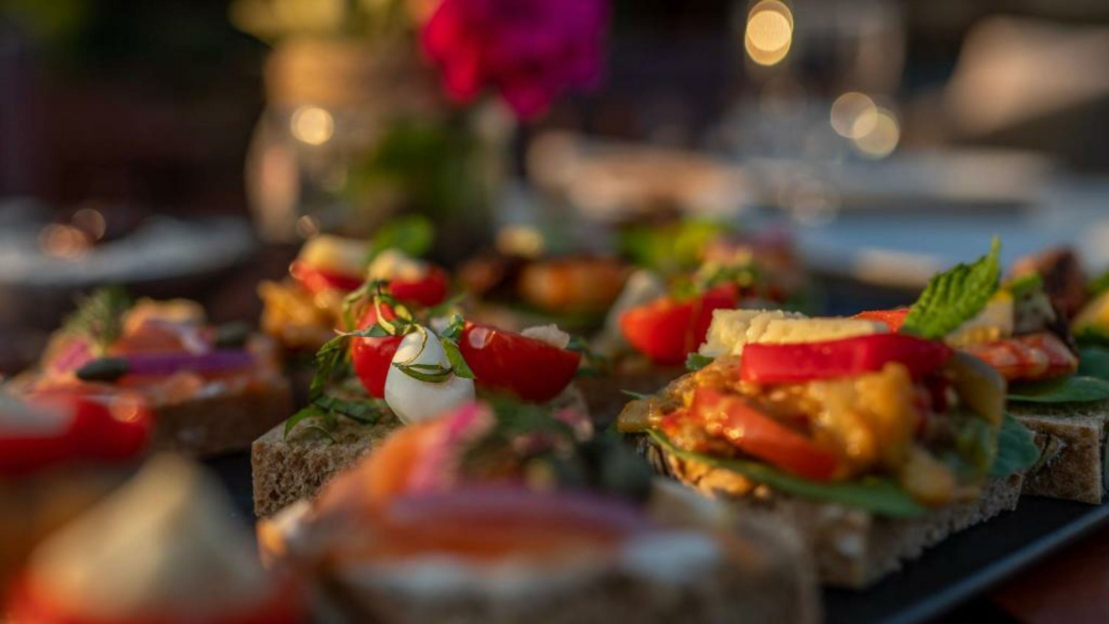 4reasons hotel + bistro | 12+