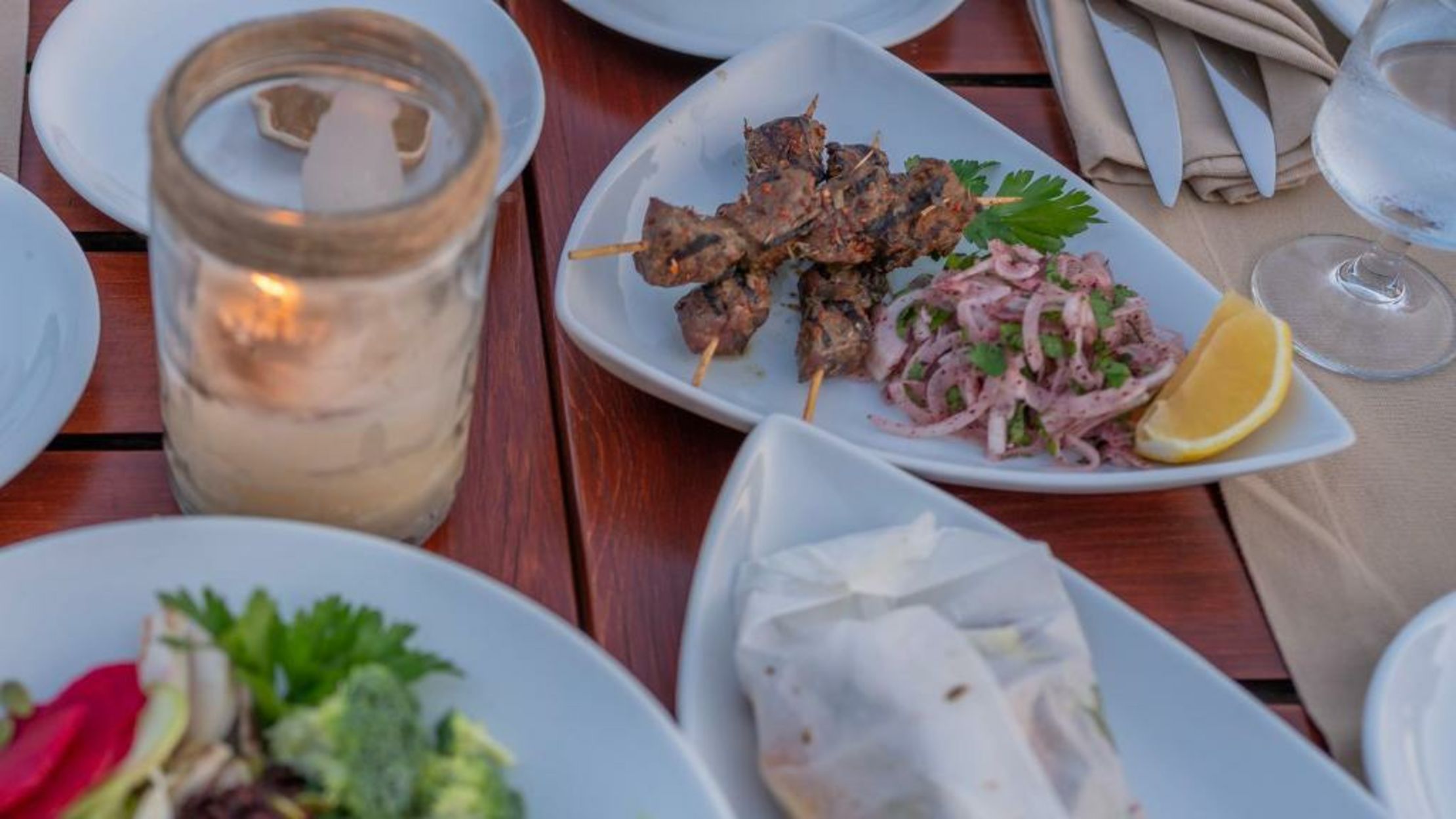 4reasons hotel + bistro | 12+