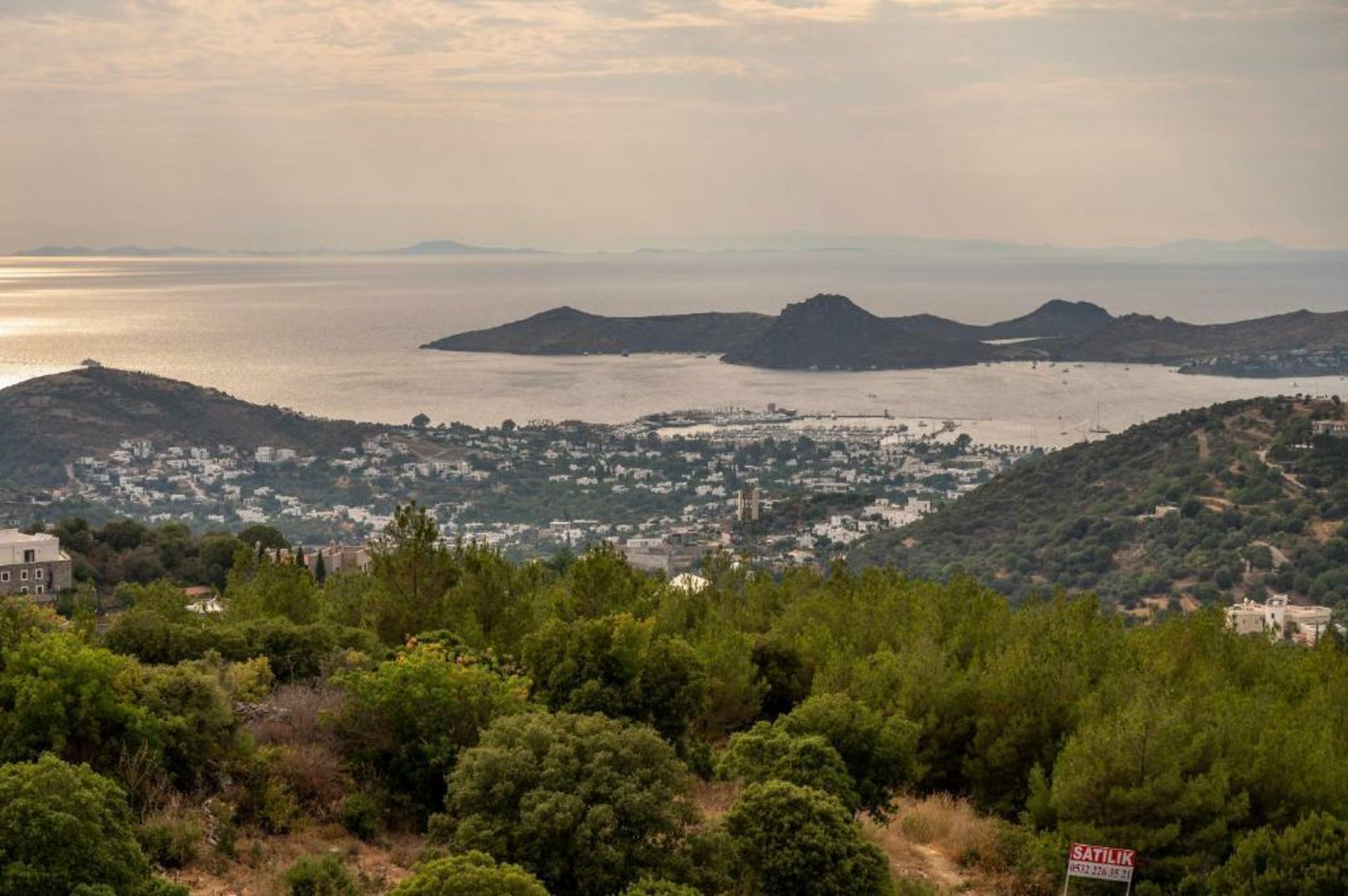 4reasons hotel + bistro | 12+