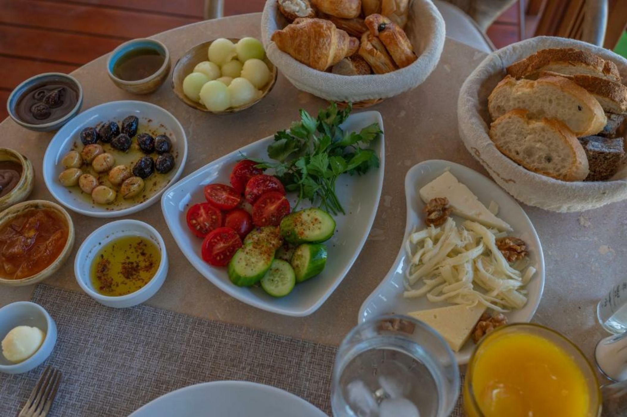 4reasons hotel + bistro | 12+