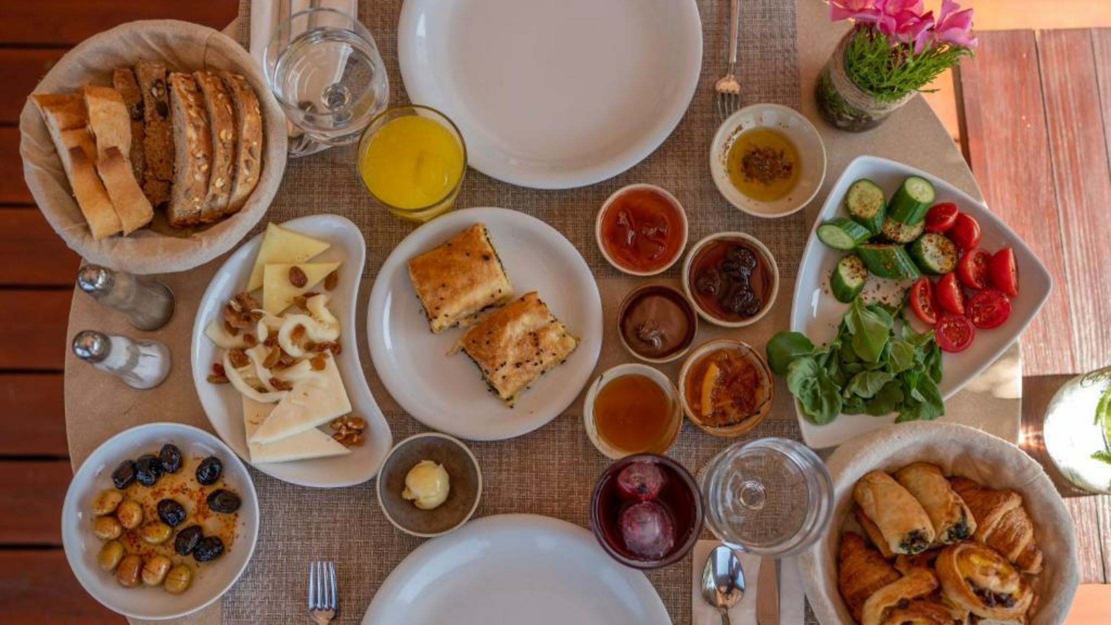 4reasons hotel + bistro | 12+