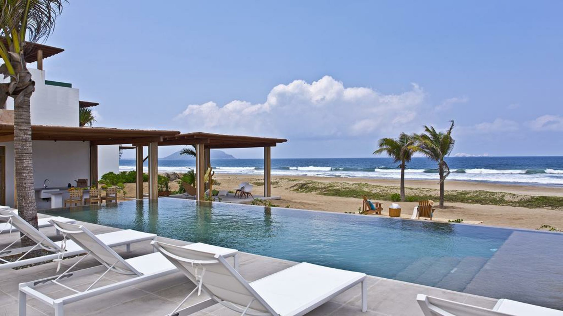 Marea Beachfront Villas