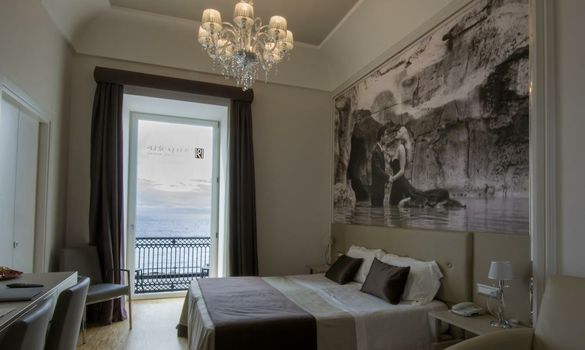Partenope Relais