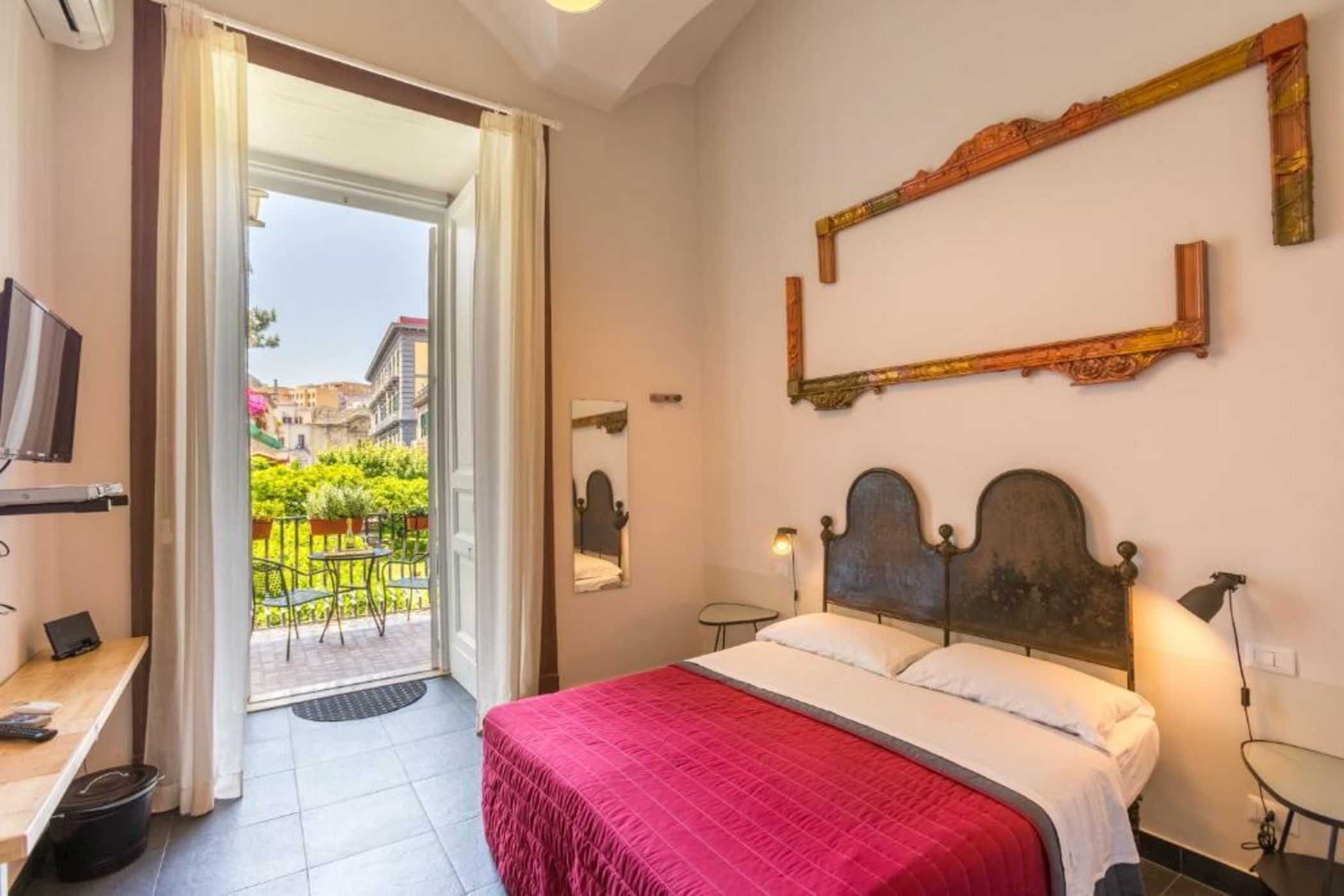 The Bellini House by House In Naples