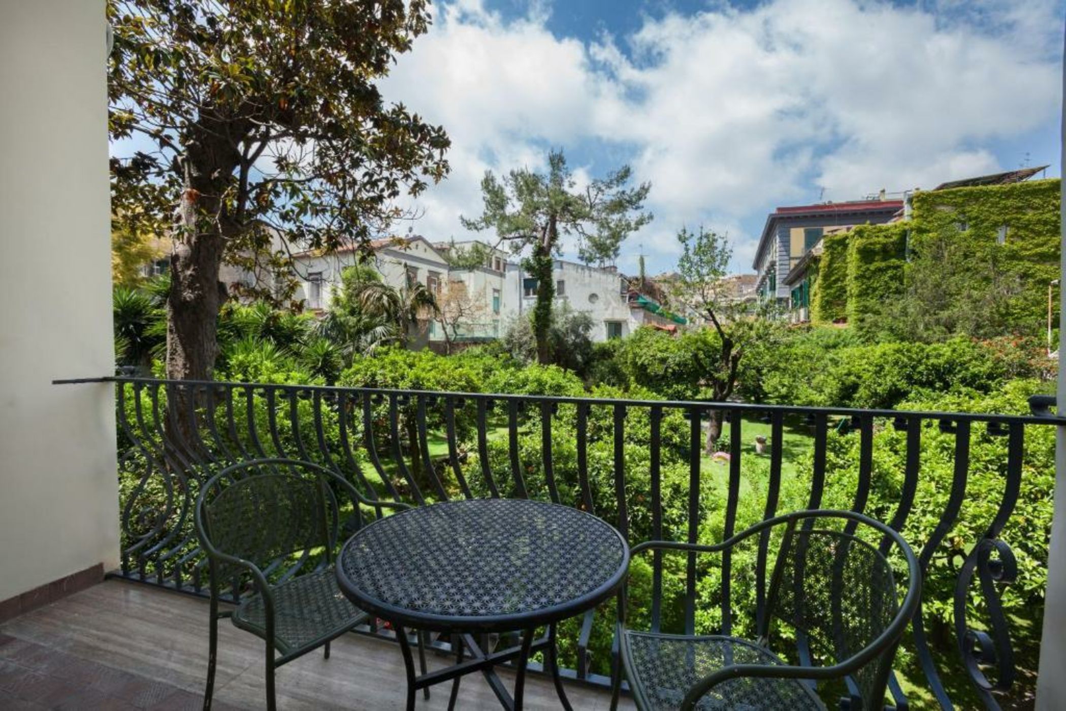 The Bellini House by House In Naples