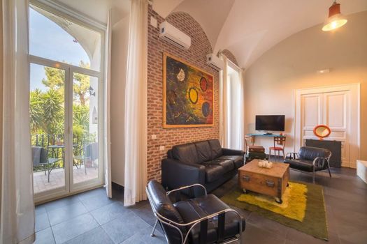 The Bellini House by House In Naples