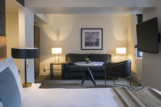Hotel Theodore