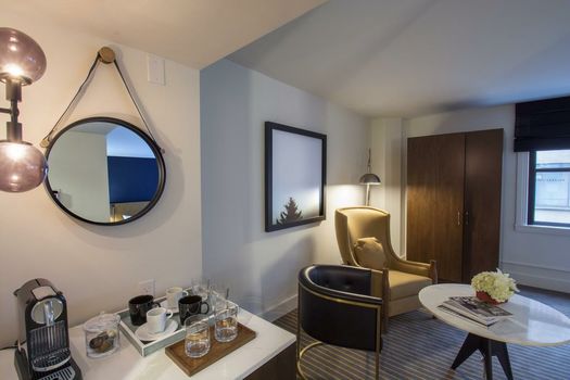 Hotel Theodore