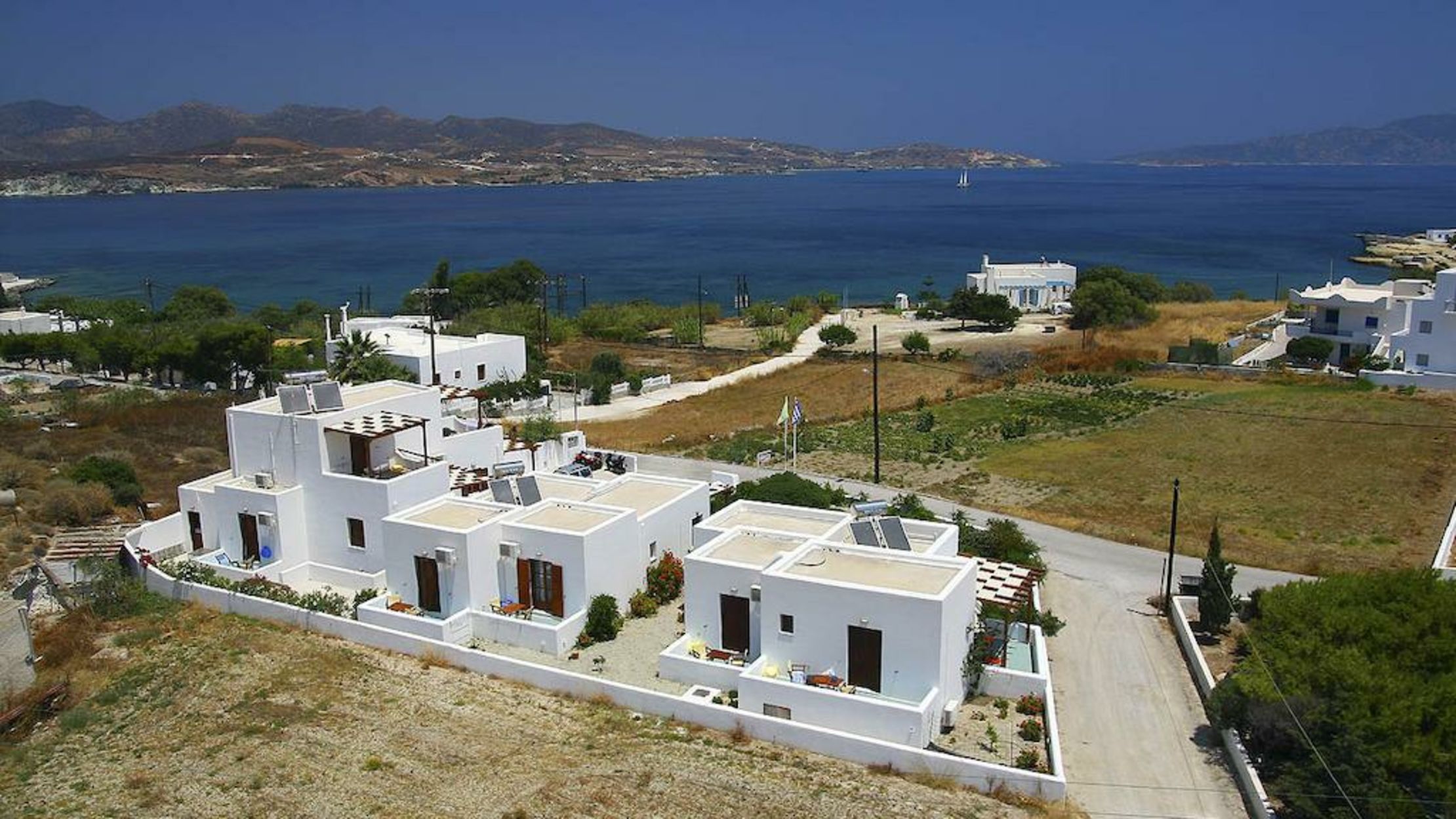 Mirabeli Apartments & Suites