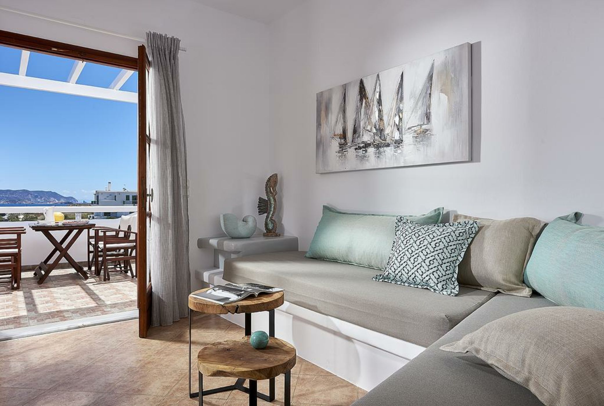 Mirabeli Apartments & Suites