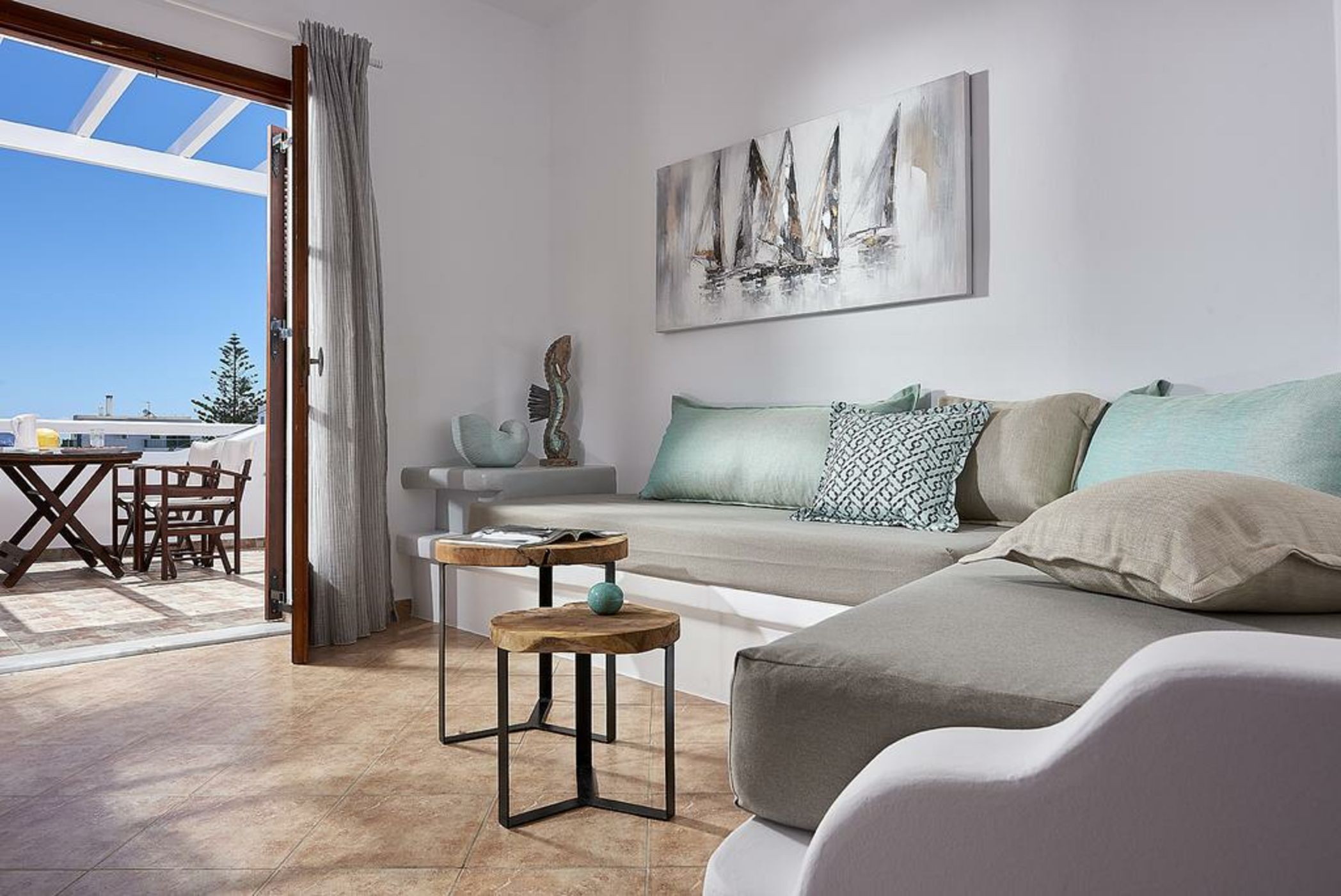 Mirabeli Apartments & Suites