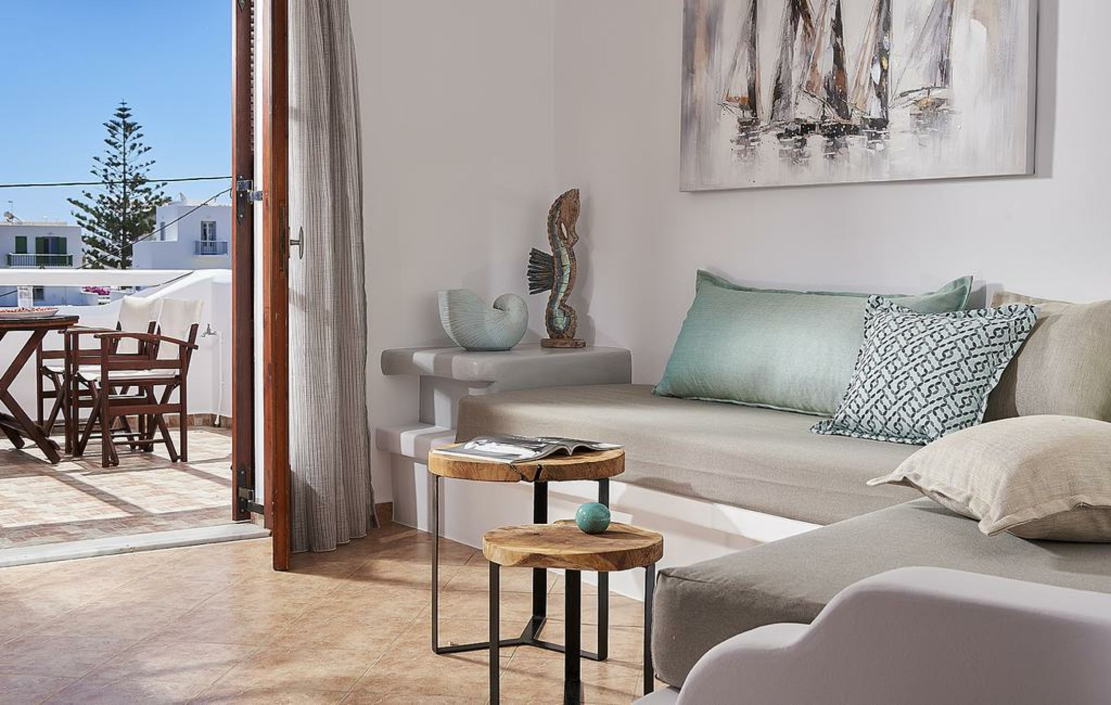 Mirabeli Apartments & Suites