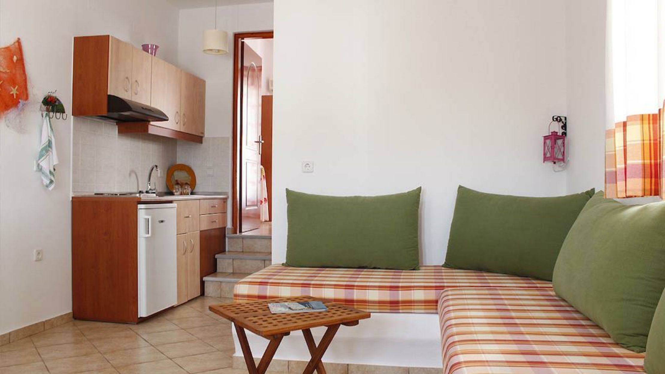 Mirabeli Apartments & Suites