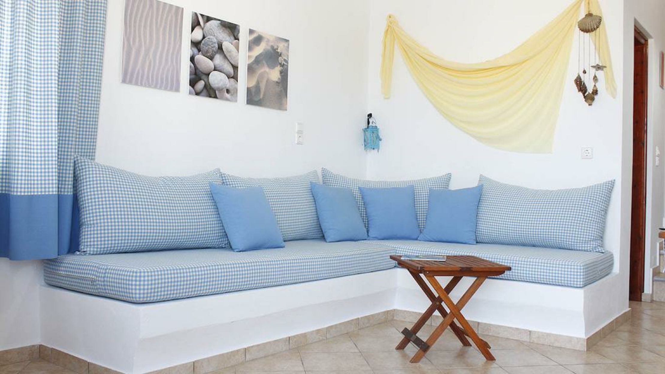 Mirabeli Apartments & Suites