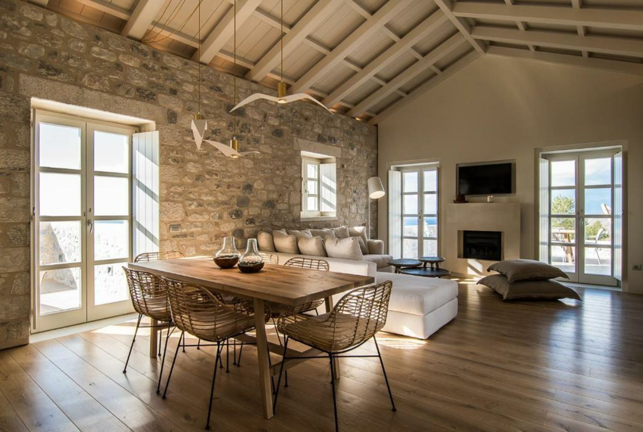 BASSA MAINA Villas & Suites