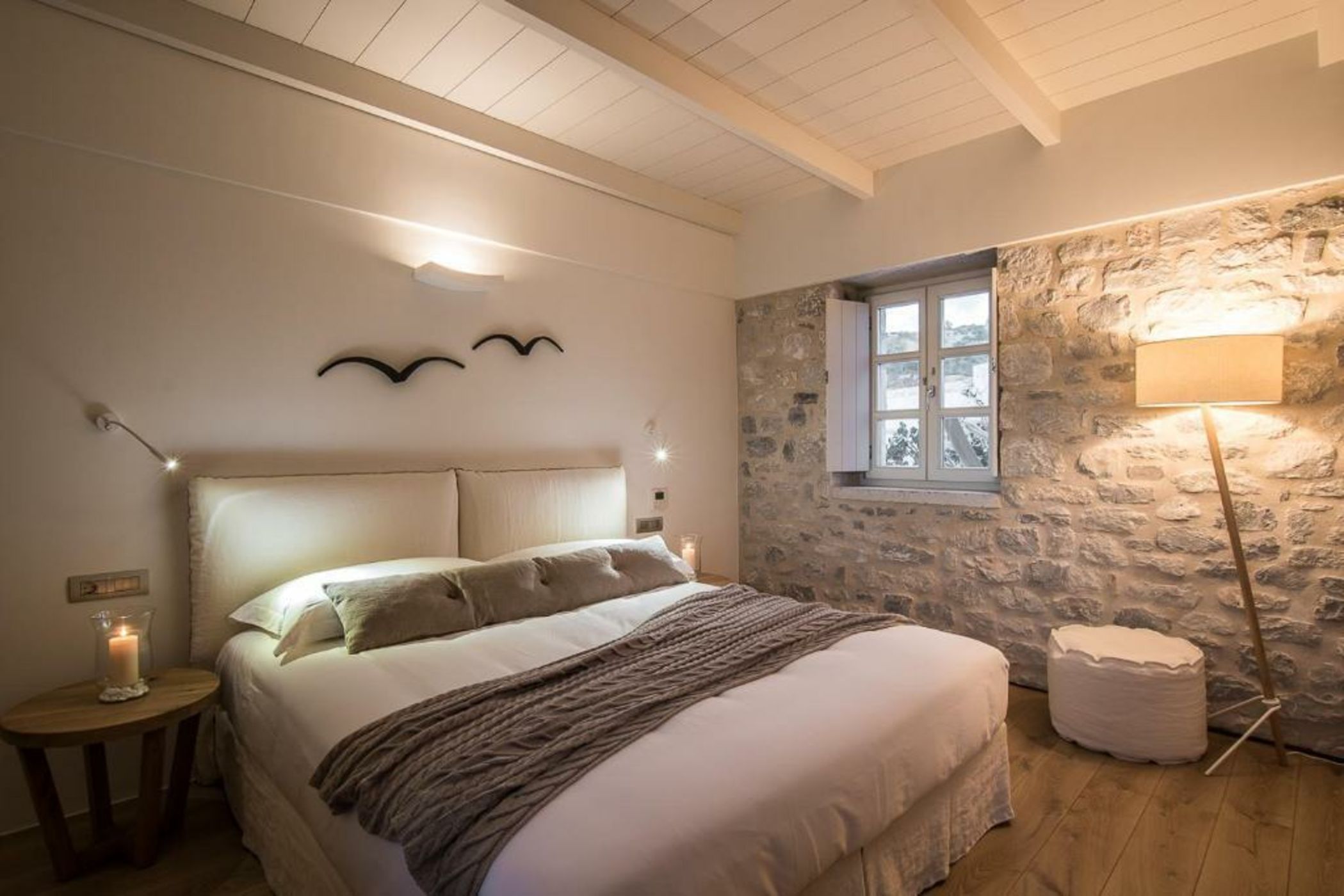 BASSA MAINA Villas & Suites