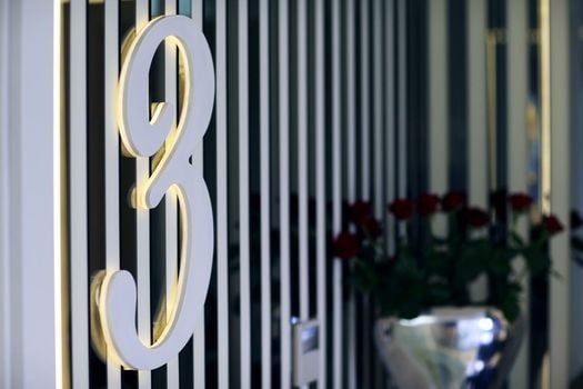 Hotel 9