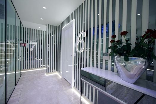 Hotel 9