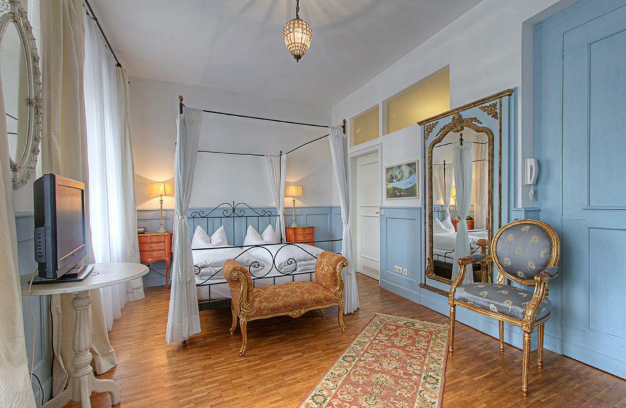 Hotel Orphée - Großes Haus