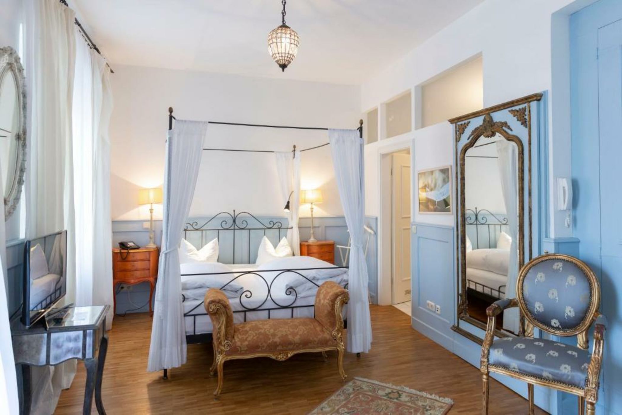 Hotel Orphée - Großes Haus