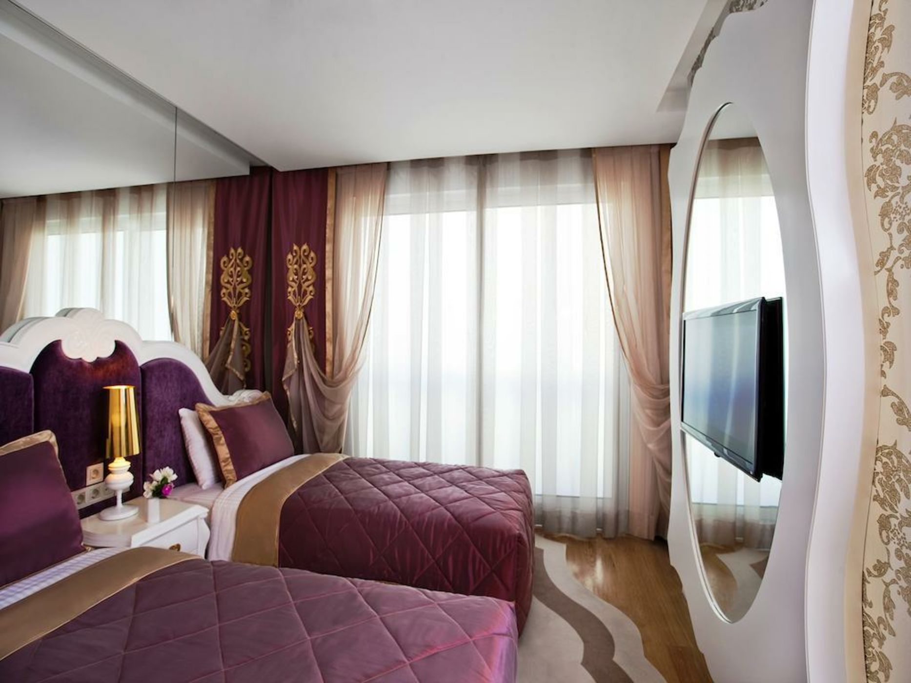 La Boutique Hotel & Suites